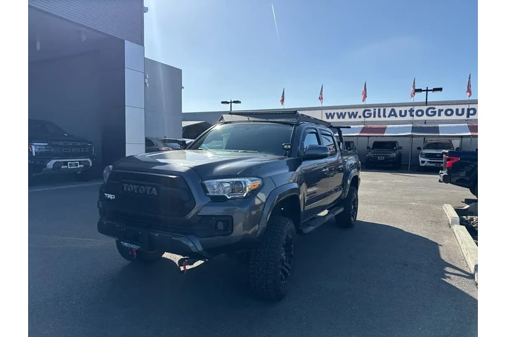$29950 : Toyota Tacoma 2017 4x4 Limit image 1