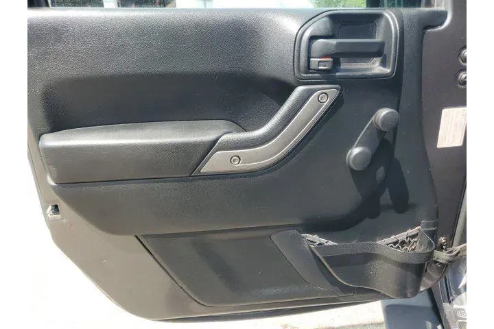 $14595 : Jeep Wrangler 2016 4x4 Sport image 7