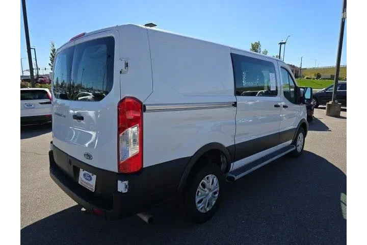 $31900 : Ford Transit 2022 250 3dr SW image 5