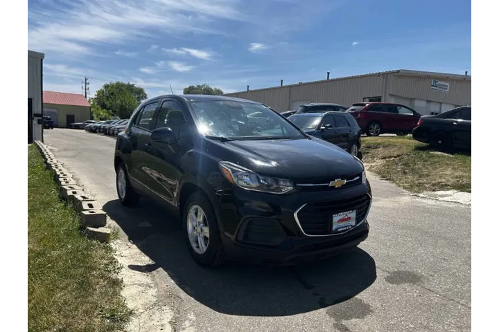 $11990 : 2020 Trax LS image 9
