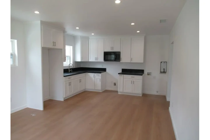$2600 : This home won’t last long image 2