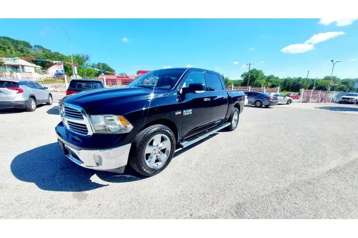 $13990 : 2015 RAM 1500 Lone Star image 4