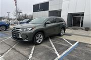 $26999 : 2017 Highlander SUV V-6 cyl thumbnail