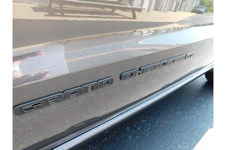 $28993 : Jeep Grand Cherokee 2021 4x4 image 6