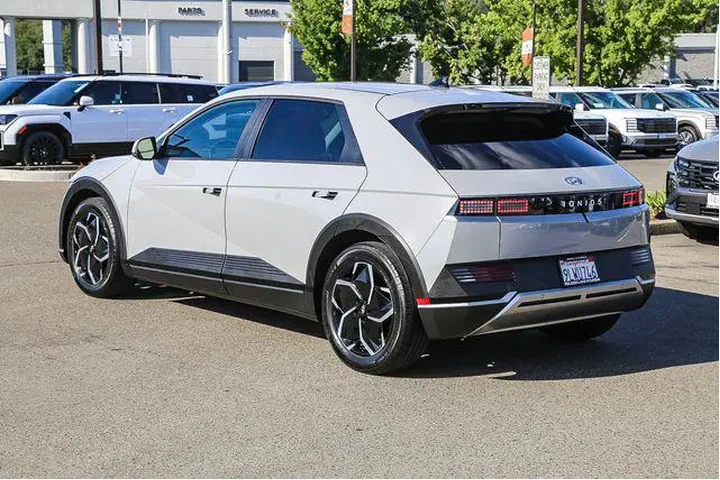 $25991 : Hyundai IONIQ 5 2024 SEL 4dr image 2