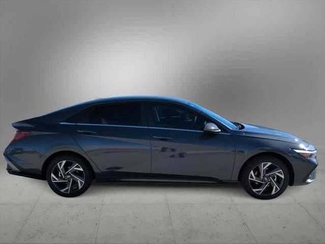 $29660 : New 2024 Hyundai ELANTRA HYBR image 6