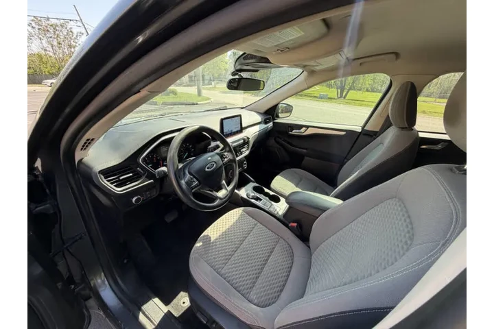 $6999 : 2020 Escape SE image 9