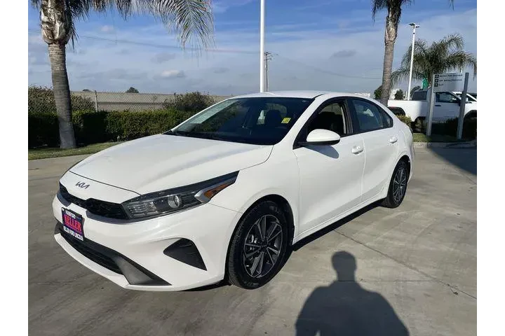 $16588 : Kia Forte 2023 LXS 4dr Sedan image 4