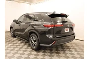 $24896 : Toyota Highlander 2021 XLE 4 thumbnail