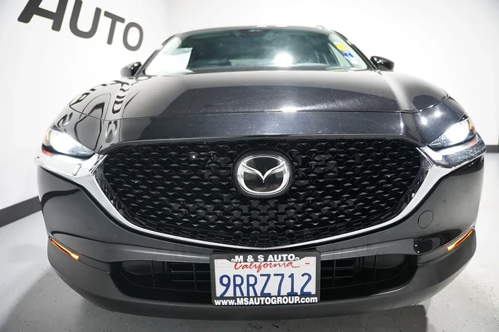 $22402 : 2025 CX-30 image 3