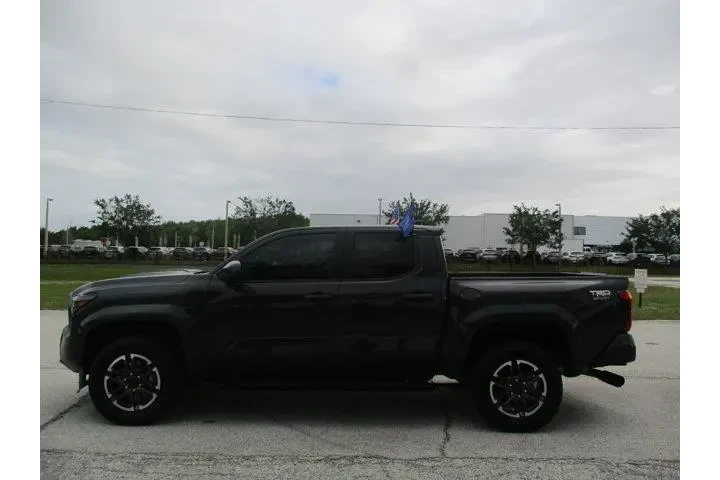 $38995 : Toyota Tacoma 2024 4x2 SR5 4 image 4