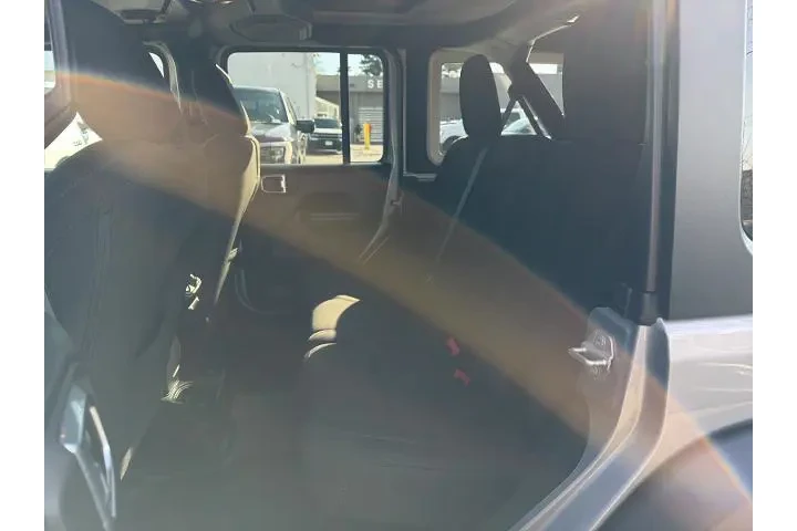 $27000 : Jeep Wrangler Unlimited 2021 image 8