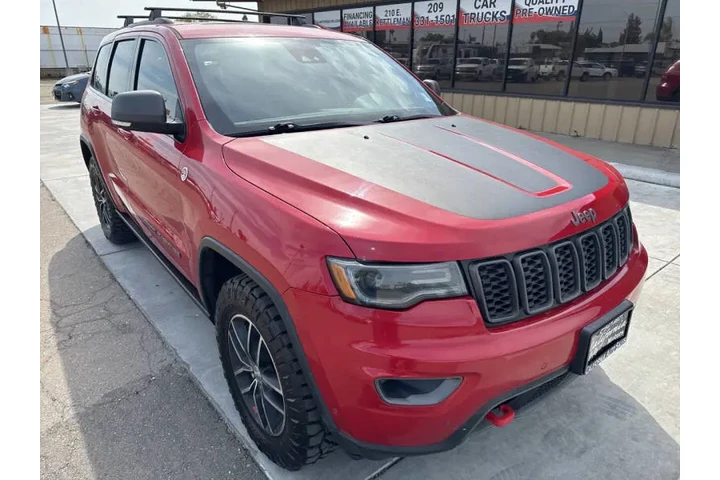 $17999 : 2017 Grand Cherokee Trailhawk image 8