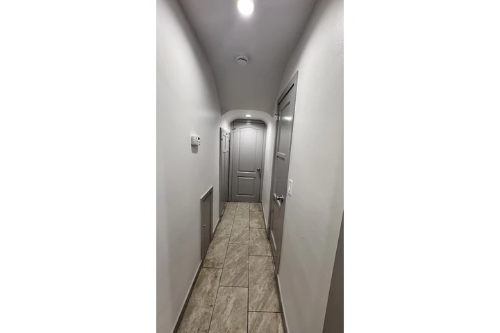 $3800 : Casa  4 Recámaras 2 Baños image 5