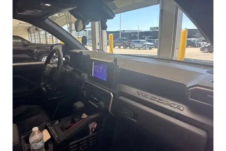 $32696 : Toyota Tacoma 2024 4x2 SR 4d image 6