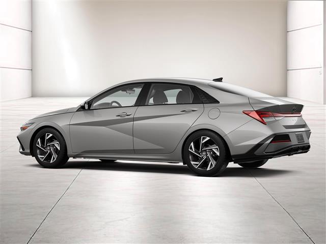 $27085 : New 2024 Hyundai ELANTRA SEL image 4