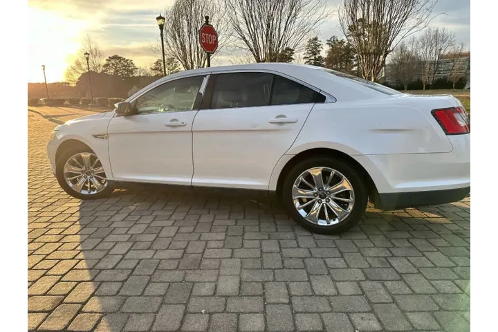 $3500 : 2011 Taurus Limited image 9