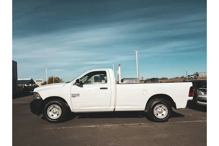 $16997 : Ram 1500 Classic 2022 4x2 Tr image 7