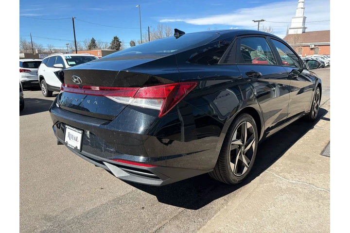 $15995 : 2023 Elantra SEL image 3