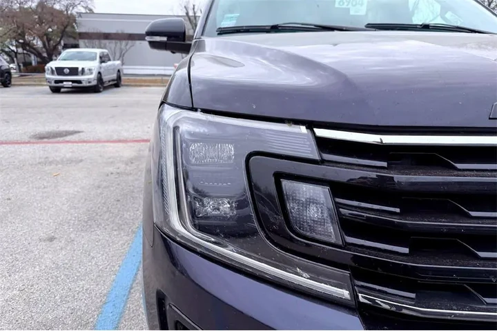 $37341 : Ford Expedition 2021 4x4 Lim image 3