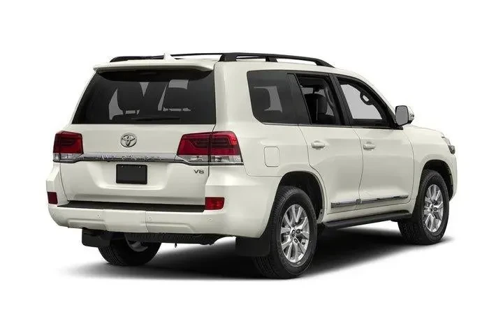 $52989 : Silver Certified2017 Land Cru image 2