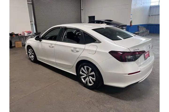 $24000 : Honda Civic 2025 LX 4dr Seda image 4