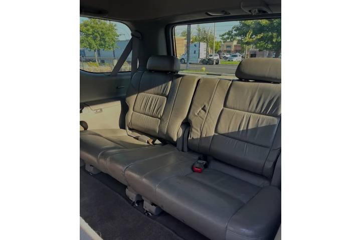 $3000 : 2002 Toyota Sequoia Runs great image 3