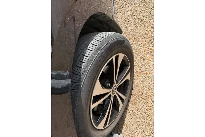 $18578 : Nissan Sentra 2023 SV 4dr Se image 2