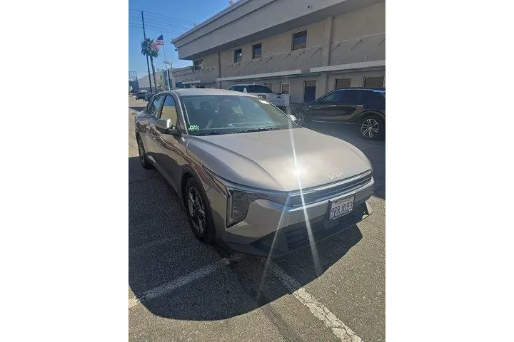 $21000 : Kia K4 2025 LXS 4dr Sedan image 2