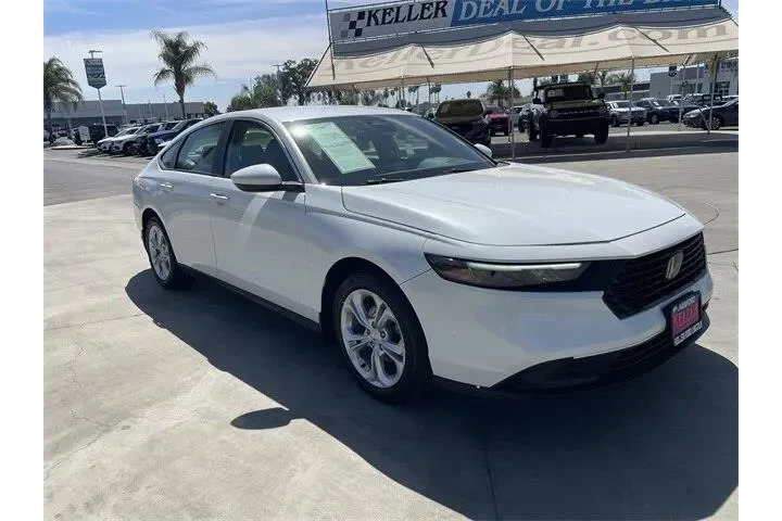 $23767 : Honda Accord 2023 LX 4dr Sed image 2