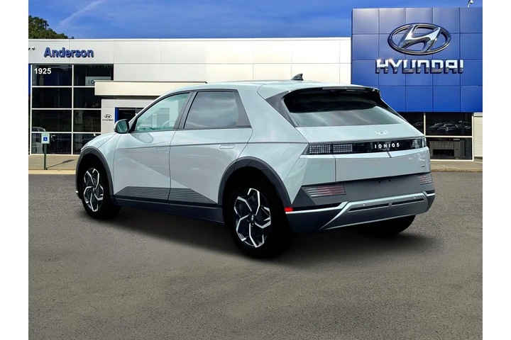 $26899 : Hyundai IONIQ 5 2024 AWD SE image 5