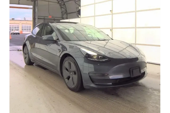 $23473 : Tesla Model 3 2022 AWD Long image 4