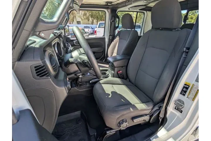 $27997 : Jeep Gladiator 2021 4x4 Spor image 8