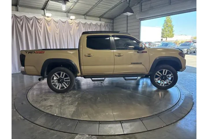 $24995 : Toyota Tacoma 2018 4x4 TRD P image 4