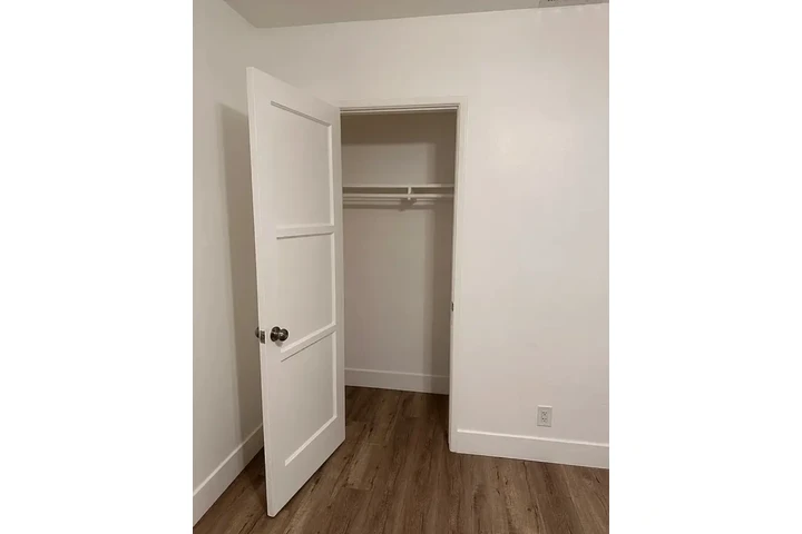 $2175 : 2bed 1bath home for rent in LA image 9