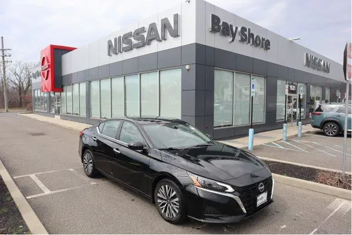 $18348 : Nissan Altima 2024 2.5 SV 4d image 1