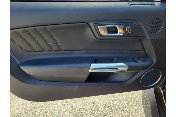 $25991 : Ford Mustang 2022 EcoBoost 2 image 7