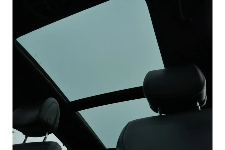 $12487 : Kia Sorento 2016 AWD SX Limi image 5