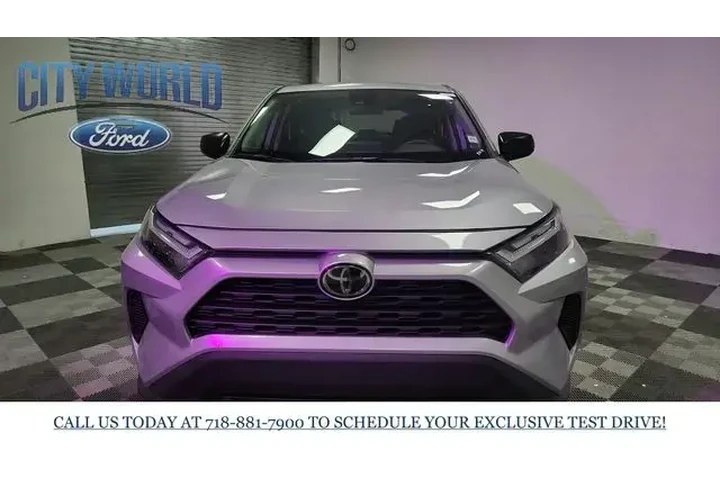 $24588 : Toyota RAV4 2024 LE 4dr SUV image 3