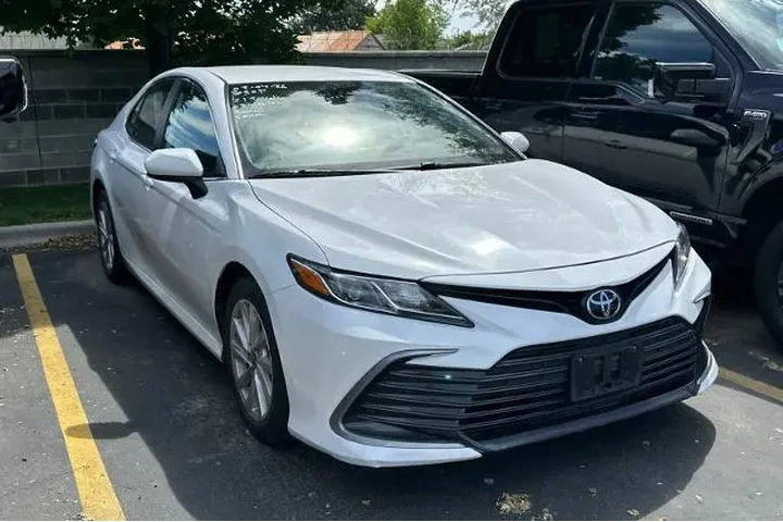 $19995 : Toyota Camry 2021 LE 4dr Sed image 3