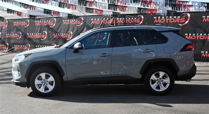 $26989 : RAV4 XLE image 4