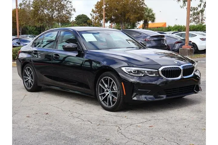 $27390 : BMW 3 Series 2022 330i 4dr S image 2