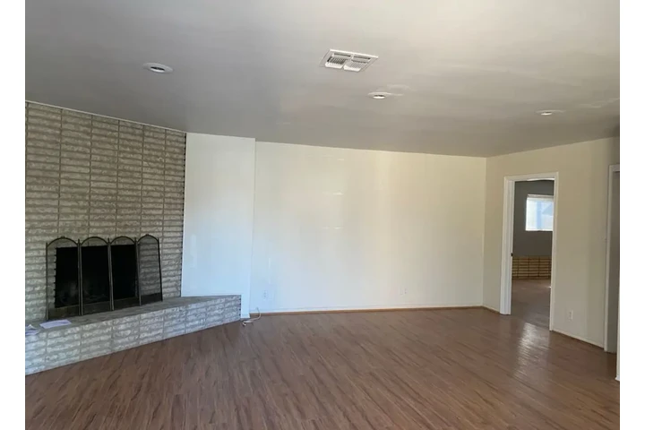 $2450 : 3 Bed 2Bath Home in Montebello image 2