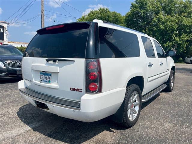 $7999 : 2007 GMC Yukon XL Denali image 6