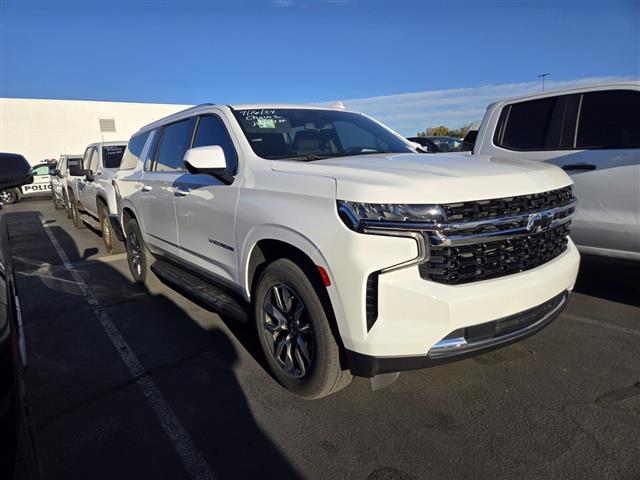 $46158 : Pre-Owned 2021 Suburban LS image 9