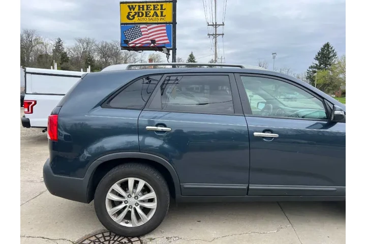 $5995 : 2011 Sorento LX image 5