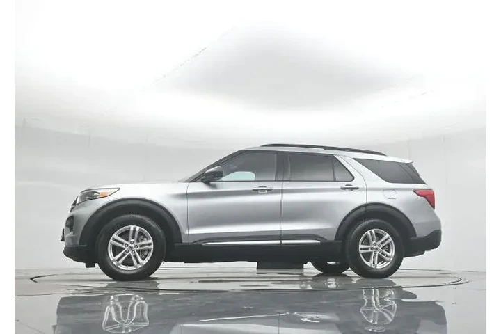 $28900 : Ford Explorer 2023 XLT 4dr S image 8