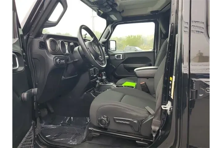 $24995 : Jeep Wrangler Unlimited 2021 image 8