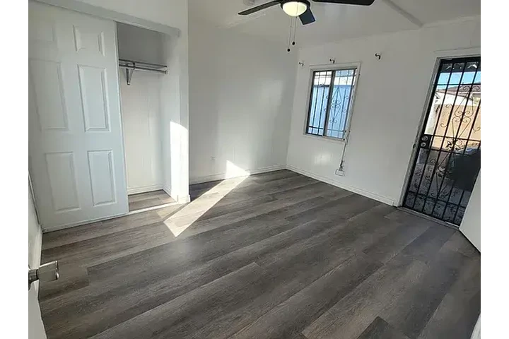 $1000 : Casa de 1 dormitorio y 1 baño image 1