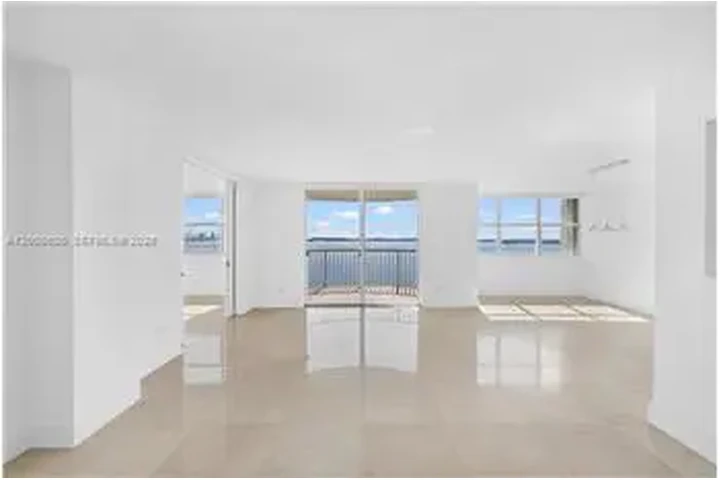 $6700 : Rental property with 3 bedro image 4